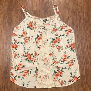 Torrid white floral tank top with lace